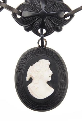 Ca. 1870 - Vulcanite Necklace with Vulcanite cameo Victorian England - Image 3