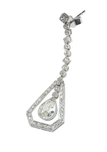 ** SOLD ** Ca. 1920 - Art déco Platinum Earrings from France, with Diamonds in Drop-cut and in Brilliant-cut - Image 5