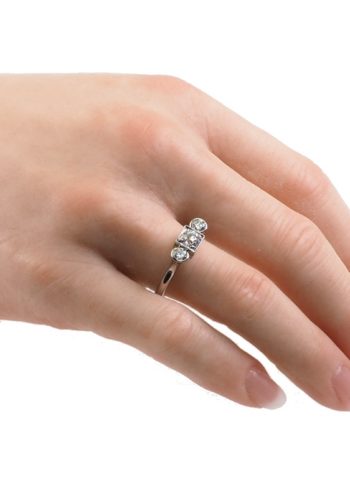 Ca. 1970 - 18 ct. White-gold Ring / Engagement ring with three Brilliants, Vintage - Image 5