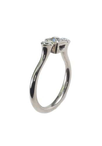 Ca. 1970 - 18 ct. White-gold Ring / Engagement ring with three Brilliants, Vintage - Image 3