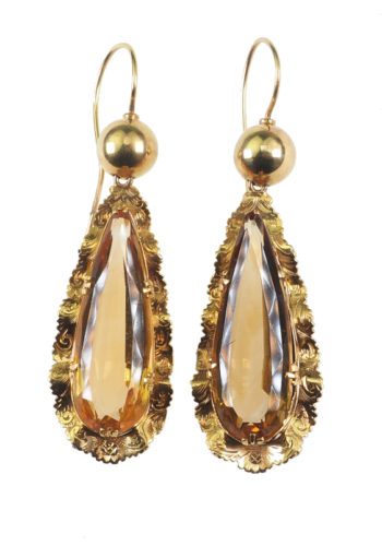 ** SOLD ** Ca. 1870 - Victorian English Gold earrings with one Citrine each side, hand-engraved 18 ct. Gold - Image 3