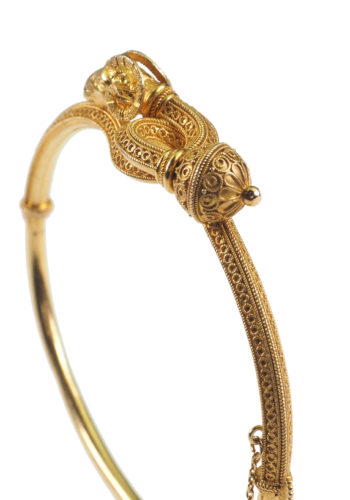 ** SOLD ** Ca. 1870 - Etruscan Revival Goldbangle from France "Ram head" - Image 4