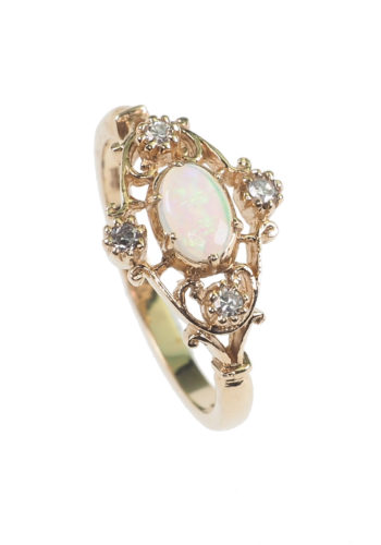 ** SOLD ** Dated 1965 - Opalring with four Diamonds / Vintage English Engagement ring - Image 3