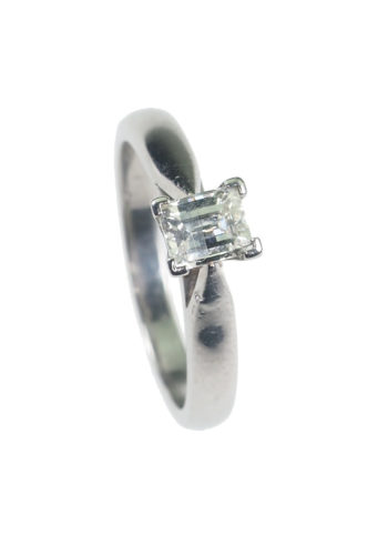 Dated 2000 - Platinum Diamond Solitaire Engagement ring "Millennium-cut" - Image 3
