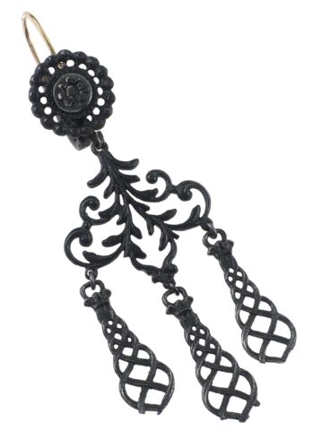 Ca. 1835 - Berlin Iron Earrings in Neo-gothic style - Image 3