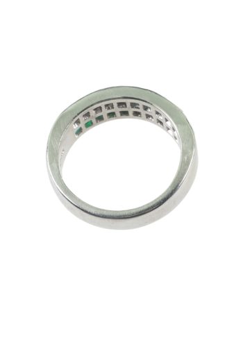 Dated 1968 - Emerald & Diamond Halfhoop Platinum ring - Image 5