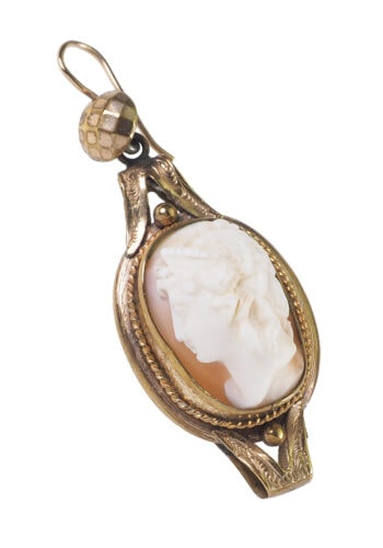 Ca. 1860 - Pinchbeck Earrings with Shell Cameos, English - Image 3