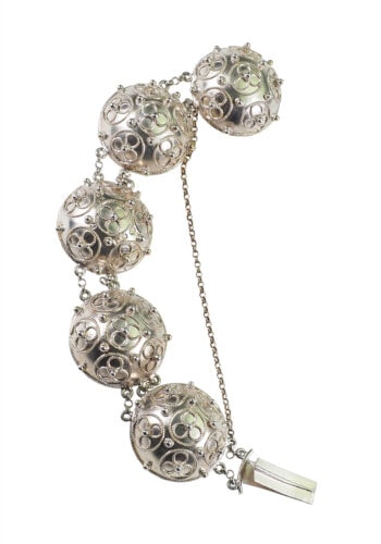 Dated 1885 - Silver Jewellery set Bracelet, Brooch & Earrings - Image 6