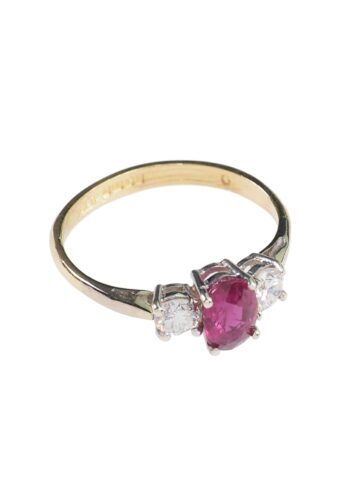 Dated 1990 - Ruby & Diamond Three Stone Engagementring - Image 4