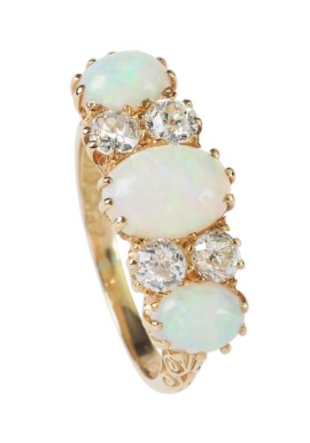 Dated 1905 - Opal & Diamond 18 ct. Goldring - Image 3