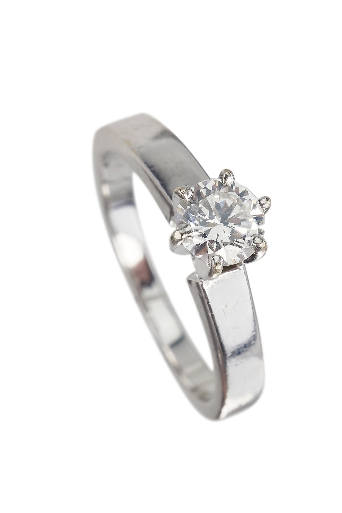 Vintage Verlobungsring mit Diamantsolitaire im Brillantschliff aus 14 Karat Weißgold