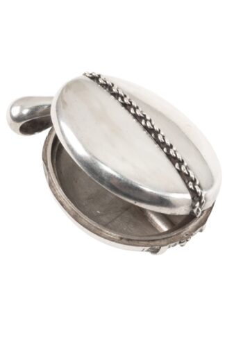 Ca. 1880 - Silver medallion with stripe motif - Image 4