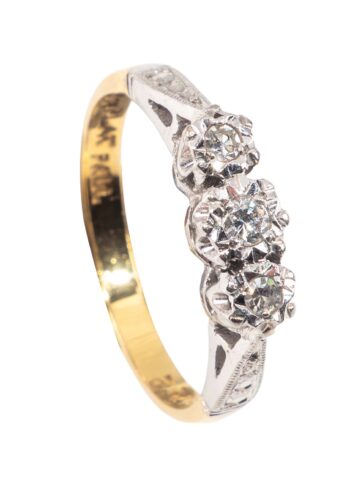 Ca. 1960 - Trilogy ring with 3 diamonds
