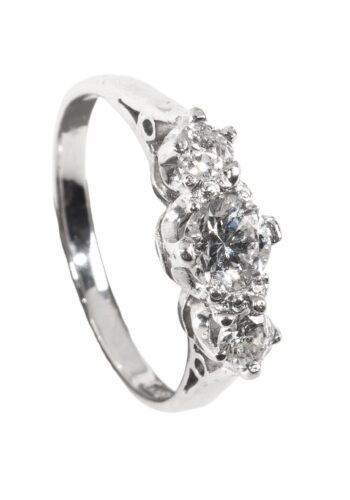 Ca. 1930 - Trilogy ring with 3 diamonds