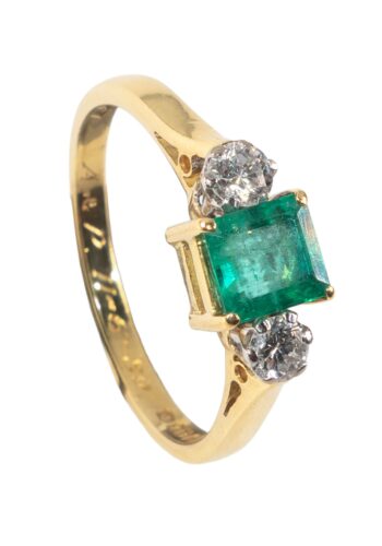 Ca. 1980 - Trilogy ring with emerald and diamonds