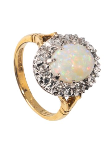 Dated 1973 - Vintage ring with opal and diamonds
