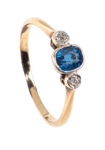 Ca. 1920 - Trilogy ring with sapphire and diamonds