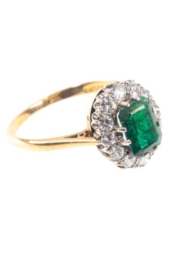 Dated 1959 - Entourage ring with emerald and diamonds - Image 3