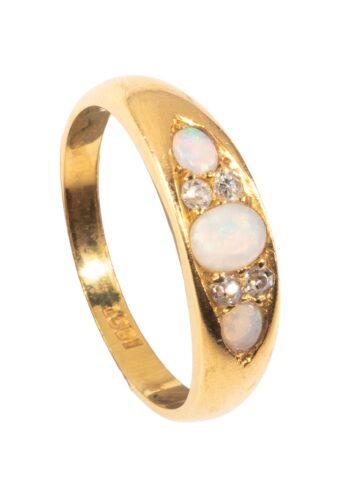 Ca. 1960 – Band ring with opals and diamonds