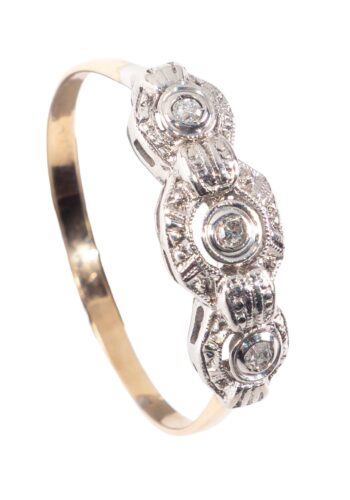 Ca. 1920 – Art déco ring with diamonds