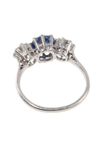 Ca. 1950 - Trilogy ring with sapphire and diamonds - Image 4