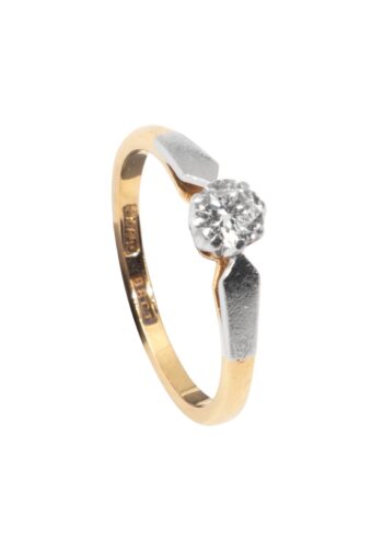 Ca. 1970 – Vintage engagement ring with diamond solitaire
