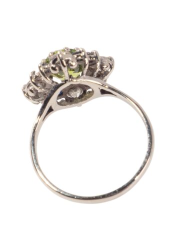 Dated 1972 – Vintage diamond ring with peridot and sapphires - Image 4