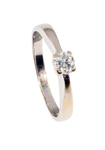 Ca. 1970 – Vintage engagement ring with diamond solitaire