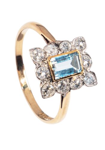 Ca. 1930 – Art déco ring with aquamarine and diamonds
