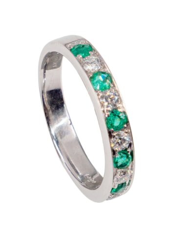 Dated 1973 – Vintage diamond ring with emeralds