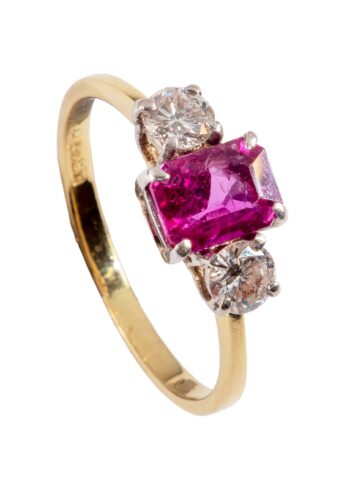 Ca. 1950 - Trilogy ring with ruby & diamonds