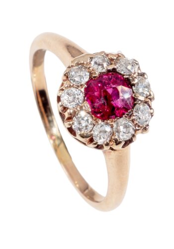 Ca. 1910 - Entourage ring with ruby and diamonds